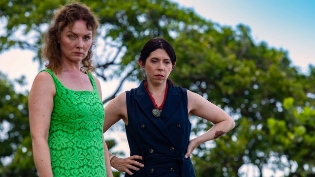 Click to watch 'Episode 6' (popup) Death In Paradise